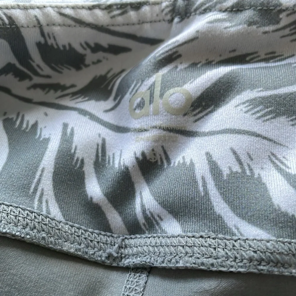 Alo Yoga Airbrush Palm-Printed Sport Leggings Zest Gray Yellow Palm Print Size S